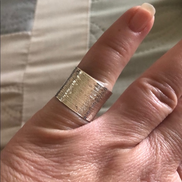 Silver ring - Picture 2 of 3